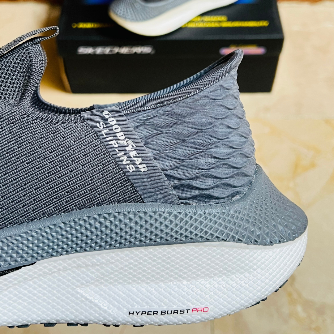 Skechers Pro Max V1 - HyperBurst Black